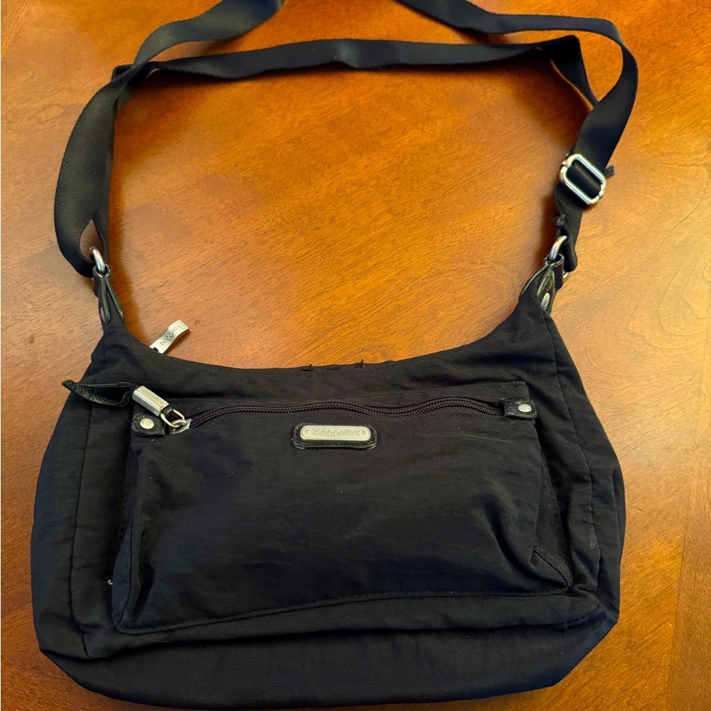 Baggallini Legacy Crisscross Crossbody Black